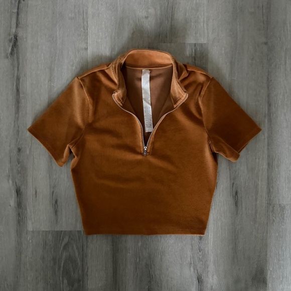 ALO Women’s Short Sleeve Cropped Plush Quarter Zip Top Size XS - Picture 4 of 5